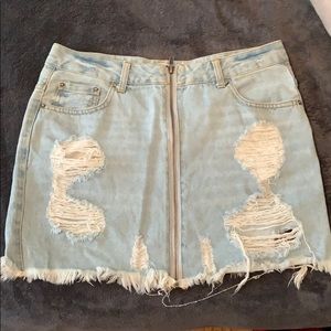 Forever 21 skirt size 27 fits like a 6 or 8